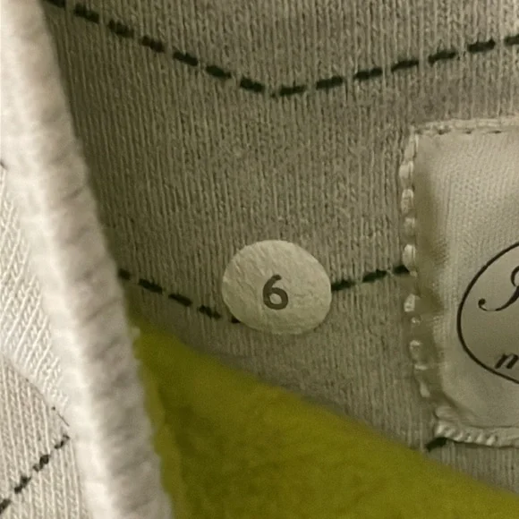 Lululemon Scooba Jacket size 6 - Picture 7 of 10